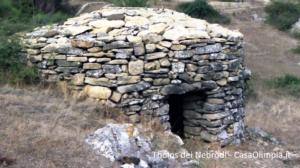 Tholos dei Nebrodi costruzioni rupestri in pietra